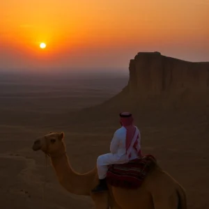 Edge of the World Riyadh sunset photography capturing golden desert hues at dusk